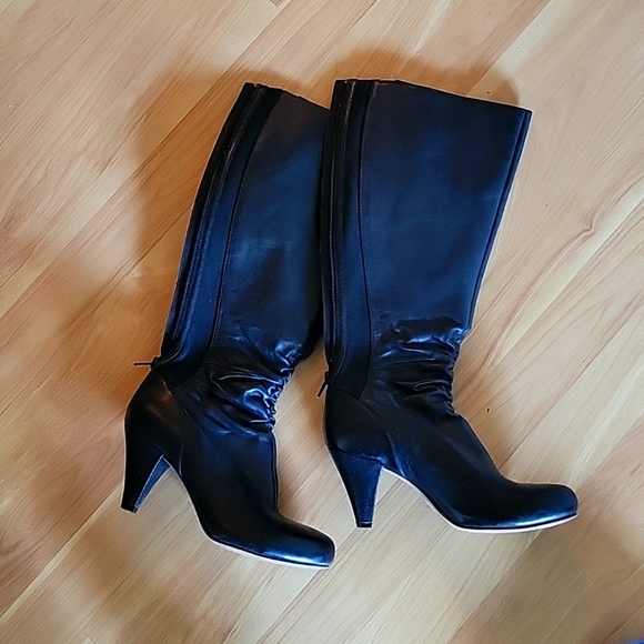 Clark's black leather boots - size 7, in excellent condition - Picture 1 of 5